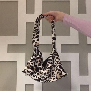 Handmade🧸fuzzy cheetah print shoulder bag
